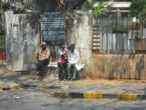 Een professionele oorkuiser in Mumbai