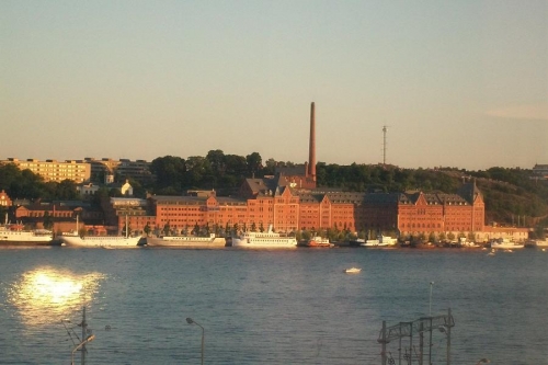 Zicht op het water vanuit onze kamer